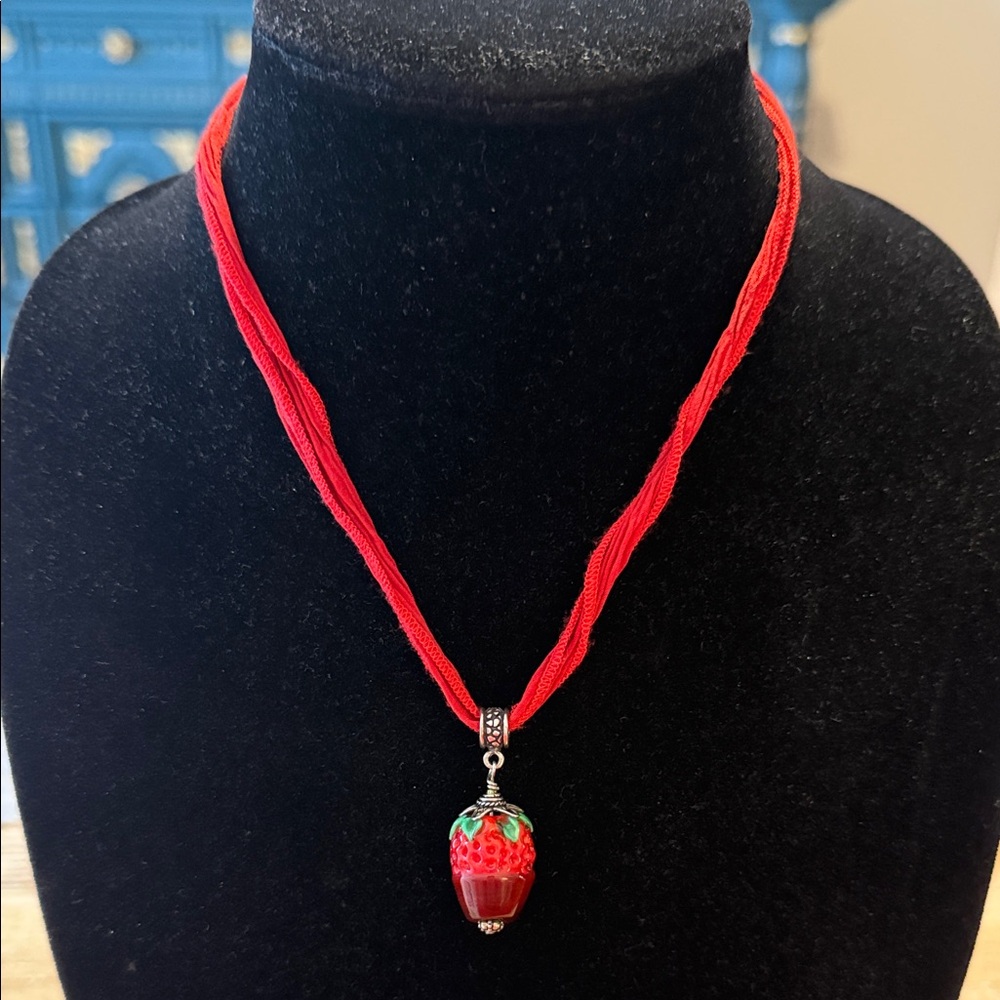 Vintage Red Beaded Strawberry Pendant Choker Statement Necklace